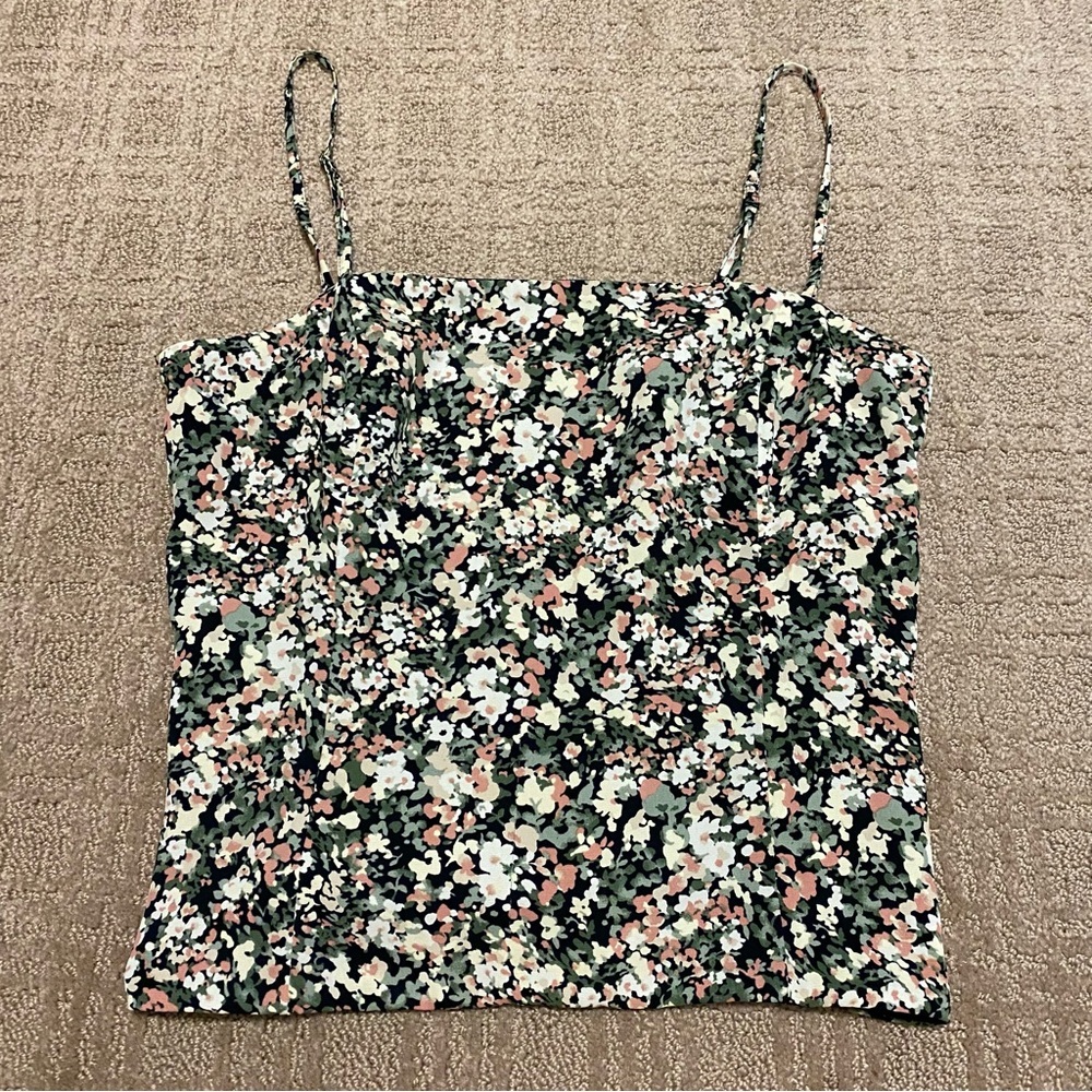 {Abercrombie & Fitch}  Floral Camisole Top ~ Size Medium